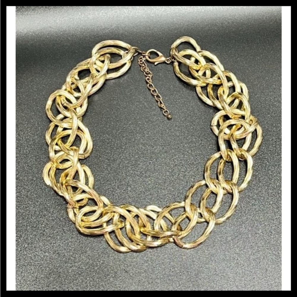 Elegant Chain Necklace